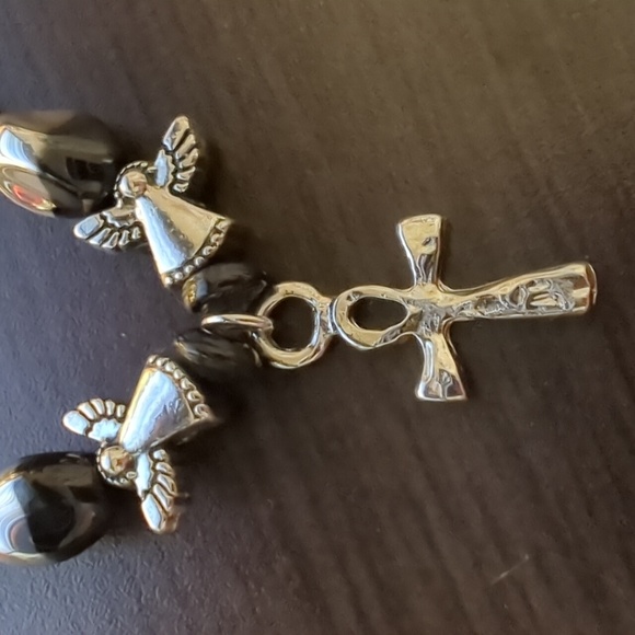 Black and Silver cross charm stretch bracelet - Picture 3 of 4